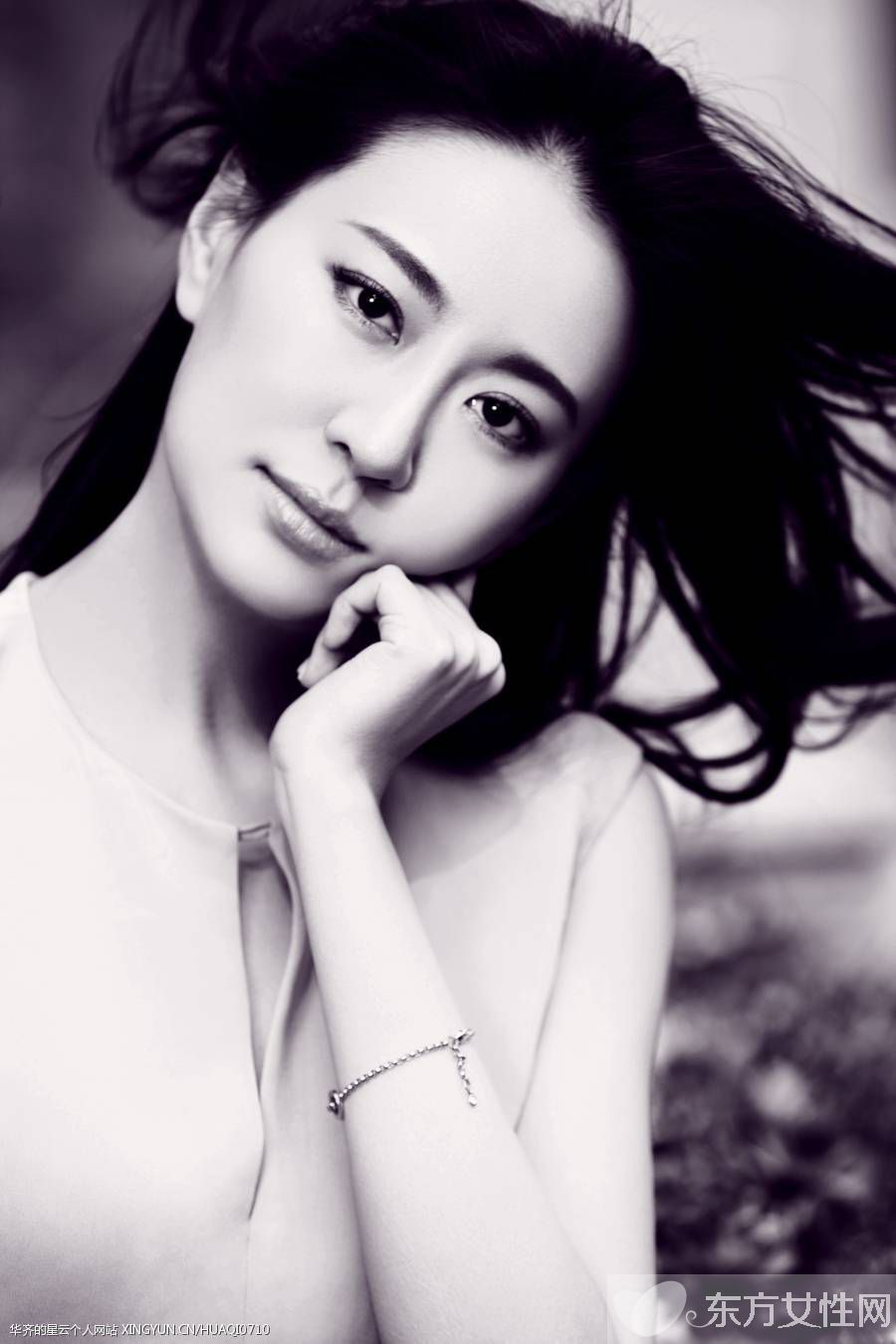 偽裝者王樂君多大年紀(jì)了 王樂君性感泳裝圖片優(yōu)美動人