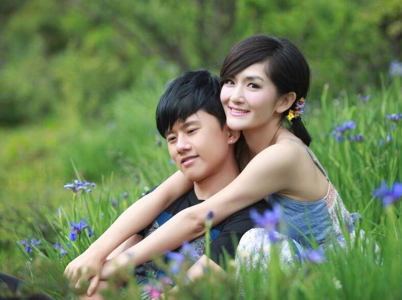 到底當(dāng)紅主持人謝娜多大了 謝娜何炅工資排名大揭秘