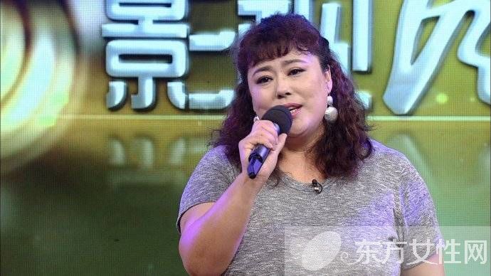 李菁菁為什么離婚 一見鐘情卻遭出軌婚變險自殺