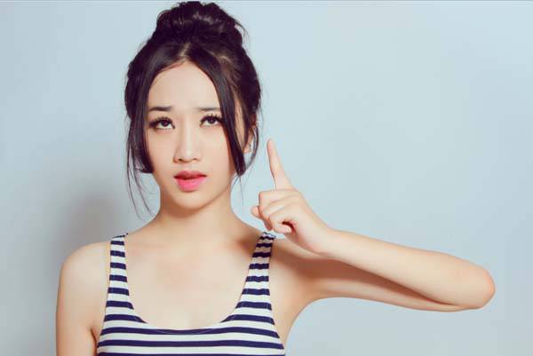 楊華夢經(jīng)歷與章澤天驚人相似 號稱二代奶茶妹妹