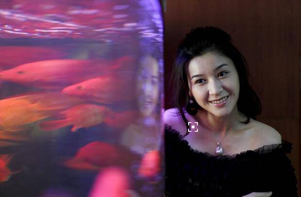 黃海冰現(xiàn)任老婆甄錫個人資料 甄錫私下生活照曝光