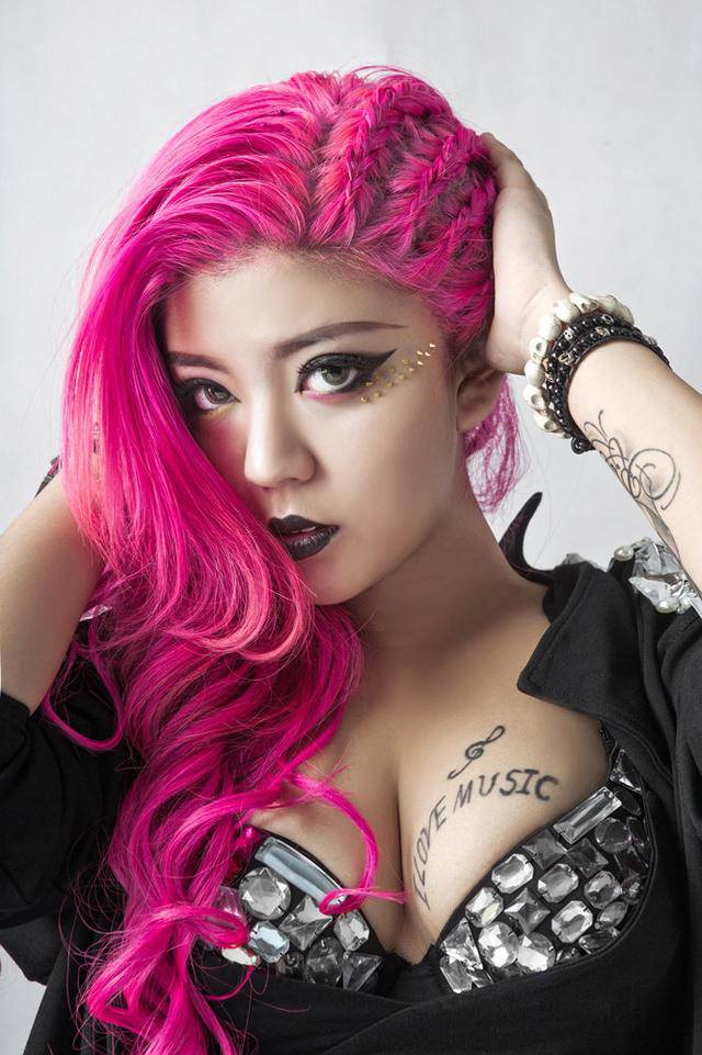 中國好聲音劉雅婷個(gè)人資料 劉雅婷私房照曝光被評(píng) 雙面女孩