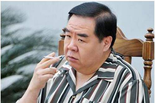 鄭則仕老婆是誰  被曝?cái)y妻上菜館進(jìn)餐不超過200元