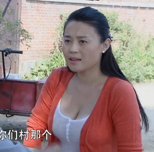 楊曉燕的扮演者是誰  80后美女 關(guān)婷娜自曝愛上趙本山