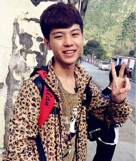 變形記最帥主人公楊桐照片 叛逆少年變學霸的成功逆襲