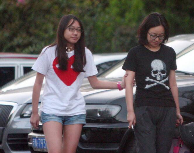 閆妮前夫個(gè)人資料遭扒 18歲女兒元元近照曝光