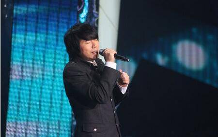 盧庚戌嬌妻張辛怡性感寫真 隱婚四年玩車震當眾激吻