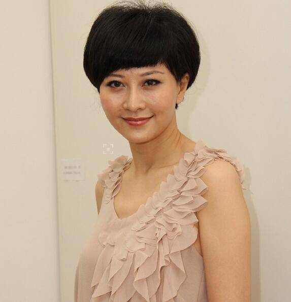 49歲亞視一姐朱慧珊富豪老公背景曝光