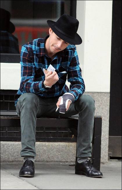 希安·拉博夫宣退出娛樂(lè)圈 百老匯吸毒妨礙現(xiàn)場(chǎng)紀(jì)律