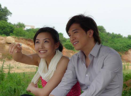 鄭羅茜個(gè)人資料  領(lǐng)家御姐 鄭羅茜蠻腰細(xì)腿被贊好身材