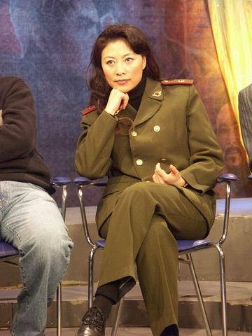 岳紅個人資料 岳紅女兒考拉岳以恩近照曝光