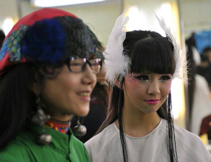 小彩旗老公是誰 楊麗萍外甥女小彩旗成名之路大揭秘