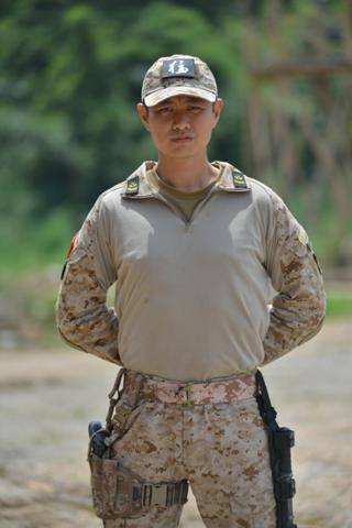  農村兵 趙荀個人資料 趙荀求婚女友濮玉被贊大美人