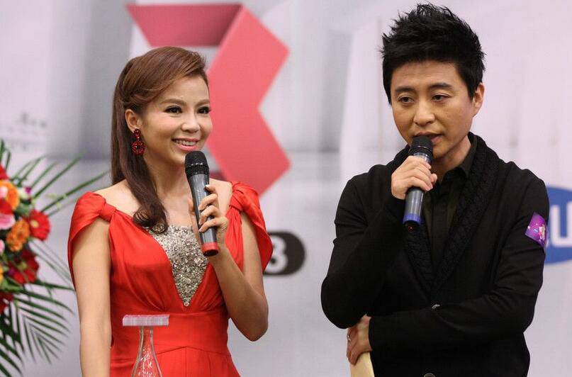 相聲演員周煒老婆高明婷個(gè)人資料及結(jié)婚照曝光