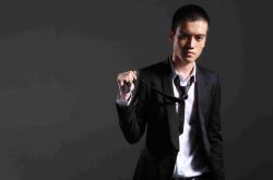 快男張?zhí)煲绑w育場捅傷他人 網(wǎng)友紛紛為其擔(dān)憂星途