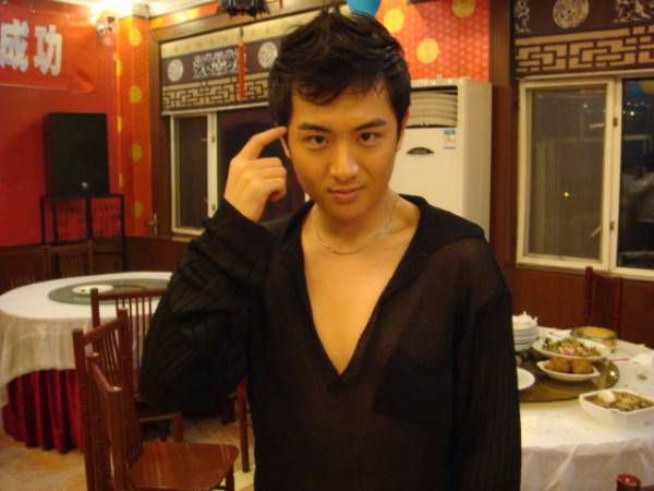 張迪個(gè)人資料 張迪女友唐藝昕被評(píng)最佳熒幕情侶