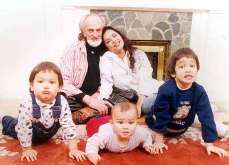 揭秘韋唯為什么離婚 韋唯的三個兒子近照曝光顏值超高