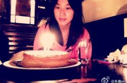 主持人李晨老婆趙瓊背景資料 李晨連發(fā)三條微博報母子平安