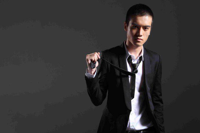 快男張?zhí)煲绑w育場(chǎng)捅傷他人 網(wǎng)友紛紛為其擔(dān)憂星途