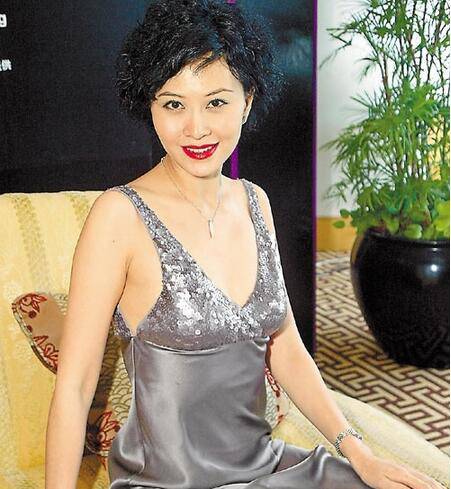 49歲亞視一姐朱慧珊富豪老公背景曝光