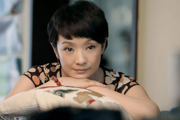 張嘉譯的老婆是誰 張嘉譯個(gè)人資料背景大揭秘