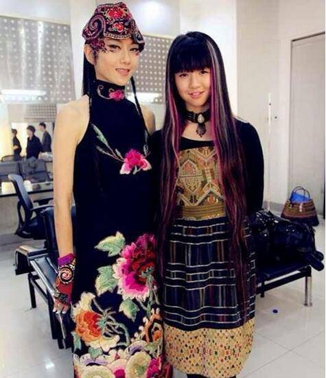 小彩旗老公是誰(shuí) 楊麗萍外甥女小彩旗成名之路大揭秘