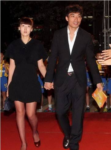 鄭智老婆邵娜背景資料曝光 鄭智老婆邵娜被稱為8輛寶馬女