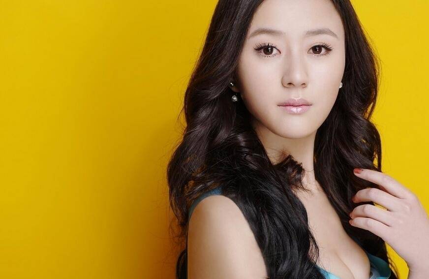 周牧茵個(gè)人資料 揭其整容前后對(duì)比照竟神似袁姍姍