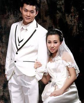 丫蛋老公王金龍有才卻不紅 為了填飽肚子全家人撿破爛