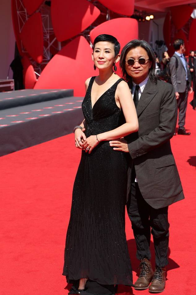 吳君如的老公是誰(shuí) 結(jié)婚十年沒(méi)有登記的驚人真相