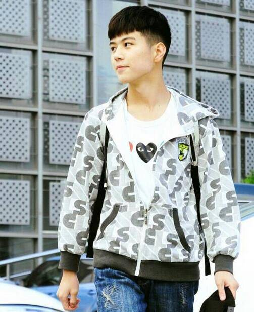 變形記最帥主人公楊桐照片 叛逆少年變學霸的成功逆襲