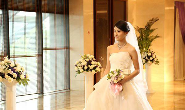 張曉龍妻子照片曝光  溫太醫(yī) 張曉龍否認(rèn)與陳思斯戀愛