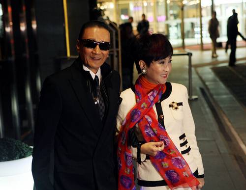 謝賢個(gè)人資料曝光 謝賢女友coco相差49歲上演經(jīng)典 忘年戀