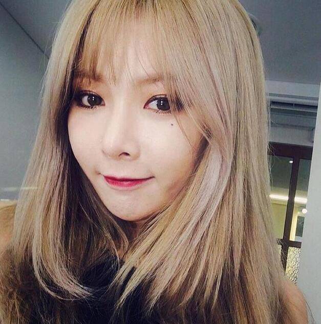 泫雅小短裙事件圖片全套 熱舞春光乍泄被批無下限