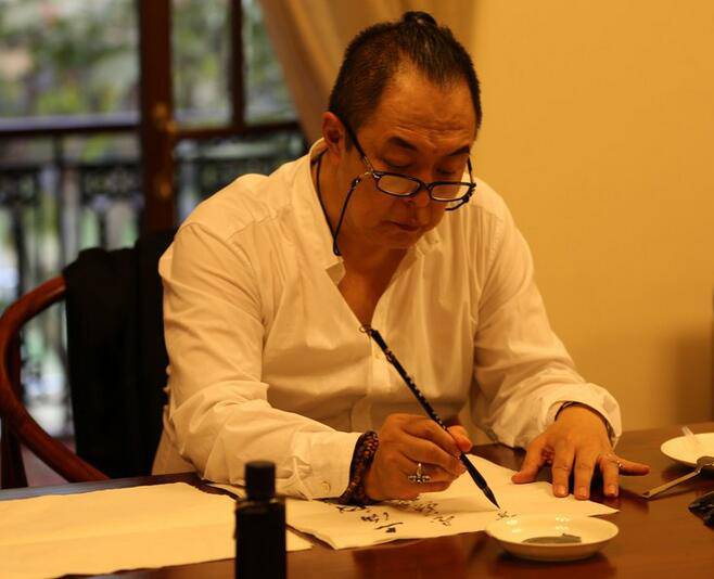 張鐵林個(gè)人資料 現(xiàn)任老婆是誰女兒張?jiān)铝辽钫掌毓?  p=