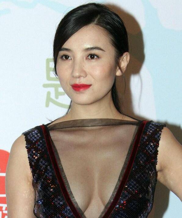 小花老師宋佳曾當(dāng)小三 大尺度全裸劇照曝光