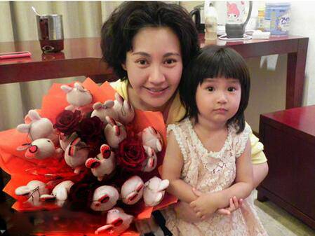 揭楊雪個人資料背景 老公女兒罕見照遭曝光