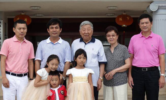 閻肅夫人李文輝個(gè)人資料曝光 揭閻肅去世細(xì)節(jié)