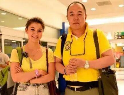 張鐵林個(gè)人資料 現(xiàn)任老婆是誰女兒張?jiān)铝辽钫掌毓?  p=