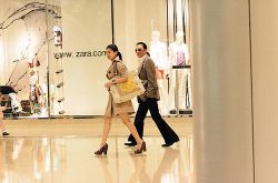 謝賢個(gè)人資料曝光 謝賢女友coco相差49歲上演經(jīng)典 忘年戀