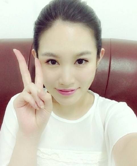 中國(guó)好聲音萱萱殘酷月光唱哭導(dǎo)師 遇音響故障淡定清唱贏得掌聲