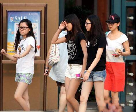 閆妮前夫個(gè)人資料遭扒 18歲女兒元元近照曝光