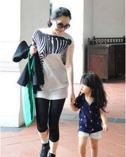 許晴女兒正面照曝光 細(xì)數(shù)許晴瓊瑤式的戀愛歷程