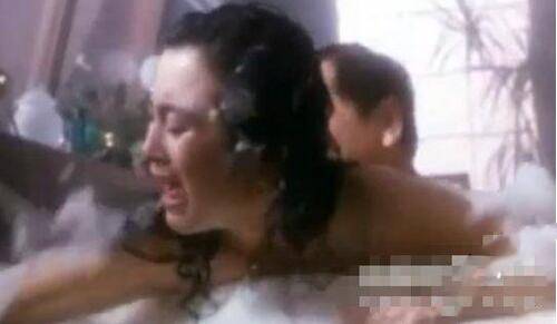 張敏激情三級片遭扒 全裸浴缸露奶劇照曝光