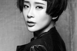 楊舒婷和孔令輝什么關(guān)系 楊舒婷大胸性感比基尼照遭扒