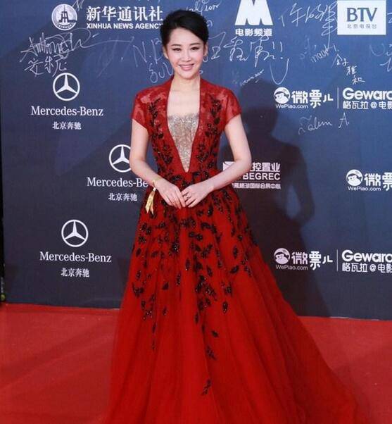 許晴女兒正面照曝光 細(xì)數(shù)許晴瓊瑤式的戀愛歷程