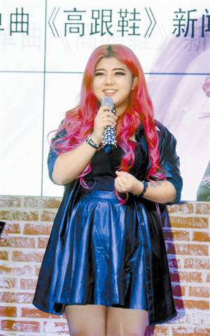 中國好聲音劉雅婷個(gè)人資料 劉雅婷私房照曝光被評(píng) 雙面女孩