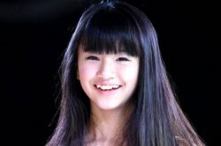 小彩旗老公是誰(shuí) 楊麗萍外甥女小彩旗成名之路大揭秘