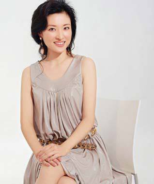 央視主持人周濤簡歷 主持人周濤老公路云照片