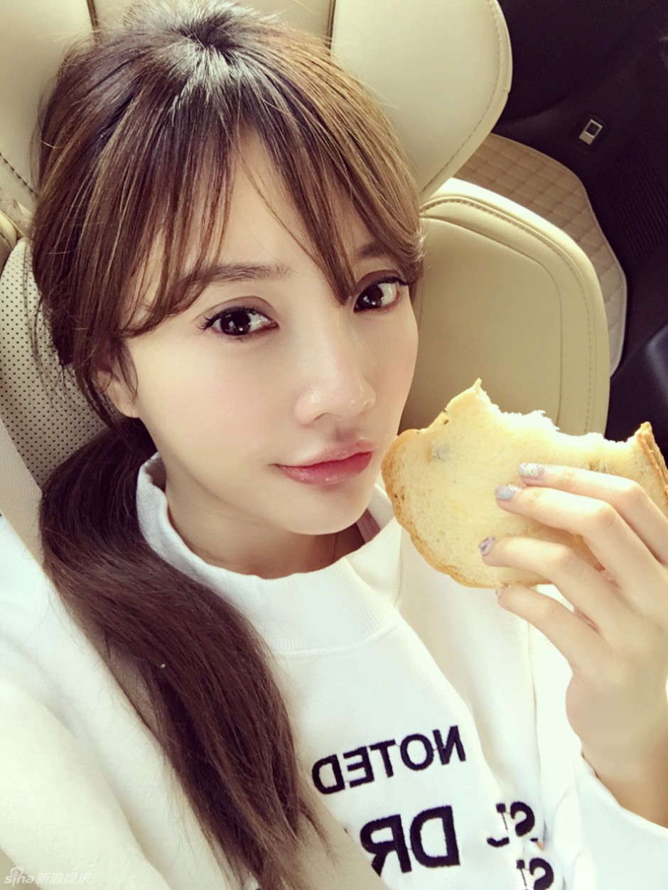 李小璐個(gè)人資料身高多少 二次發(fā)育豐胸秘籍大公開(kāi)